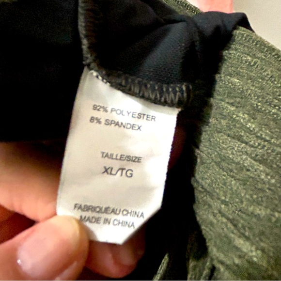 BRAND NEW Olive Green Sports Bra/Crop Top - Versatile Summer Style! - Picture 3 of 3